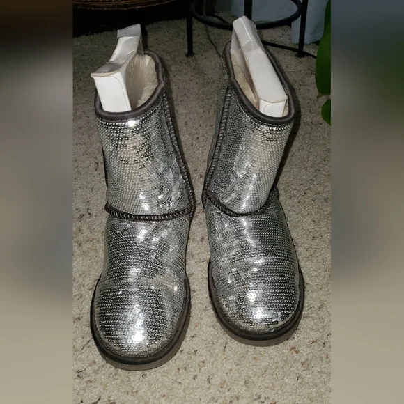 Ugg silver sequin and gray suede boot - Picture 4 of 9